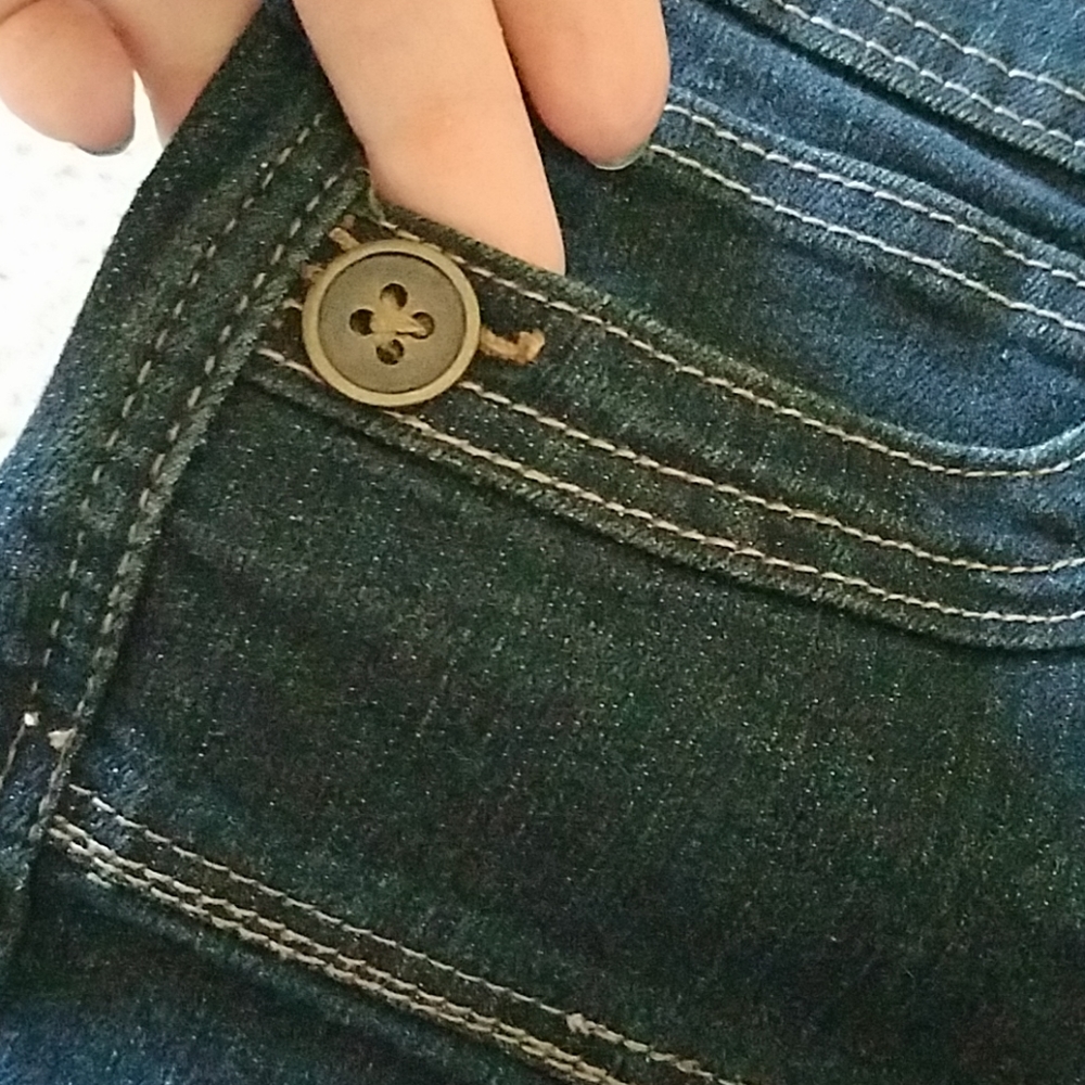 Capri Pants - Picture 5 of 6
